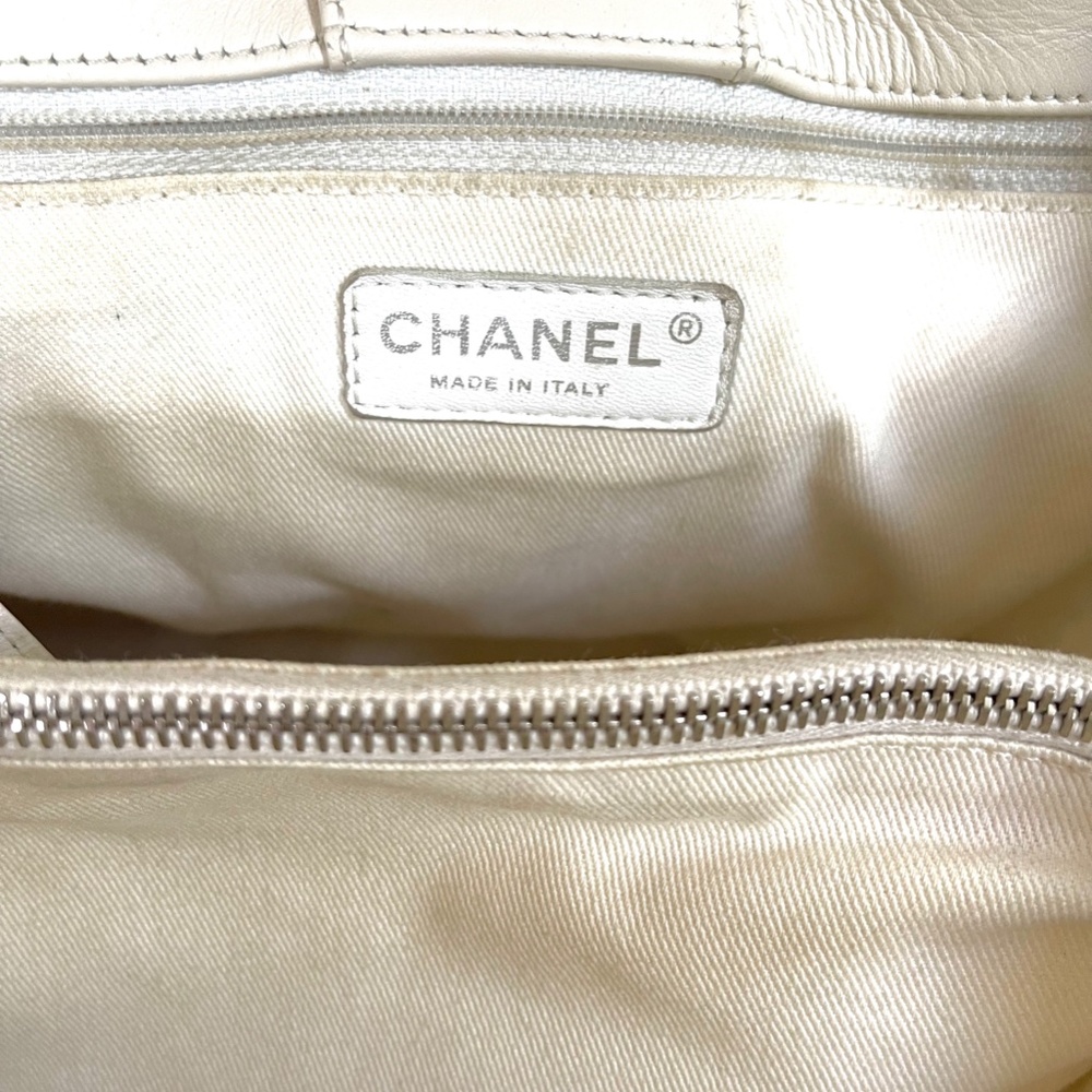 [ SOLD ] CHANEL White Mesh Handbag Tote - Picture 8 of 12